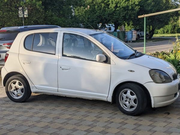Toyota Vitz 2001 Р±РµР»С‹Р№