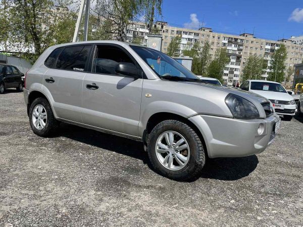 Друзья авто с пробегом пермь отзывы. Hyundai tucson 2009. Туксон пермь. Туксон пермь. Хундай туксон 1 поколения.