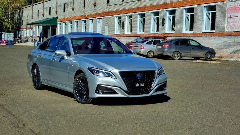 Toyota Crown 2019 в Новосибирске, Гибрид, люк, доводчики дверей ...