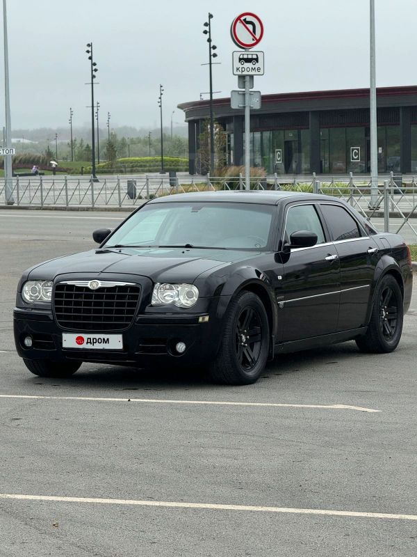 Крайслер 300С 2006 в Омске, В продаже отличный экземпляр, бензиновый ...