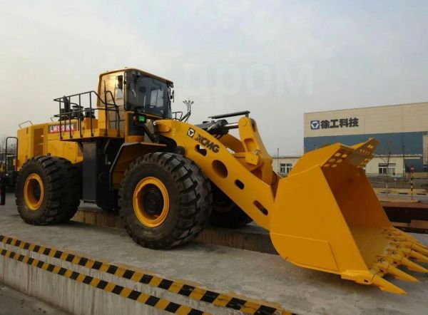 Фронтальный погрузчик xcmg lw1200k. Фронтальный погрузчик xcmg lw1200k. Xcmg lw900. Xcmg 1200. Фронтальный погрузчик xcmg lw1200k.