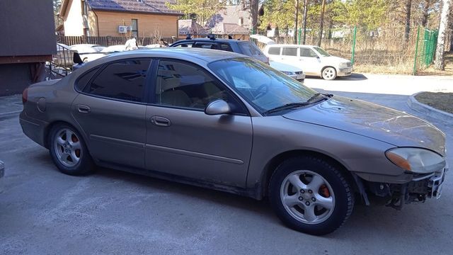 Ford Taurus 2002