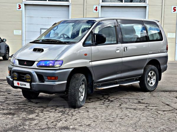 Купить Mitsubishi Delica 2000 Года